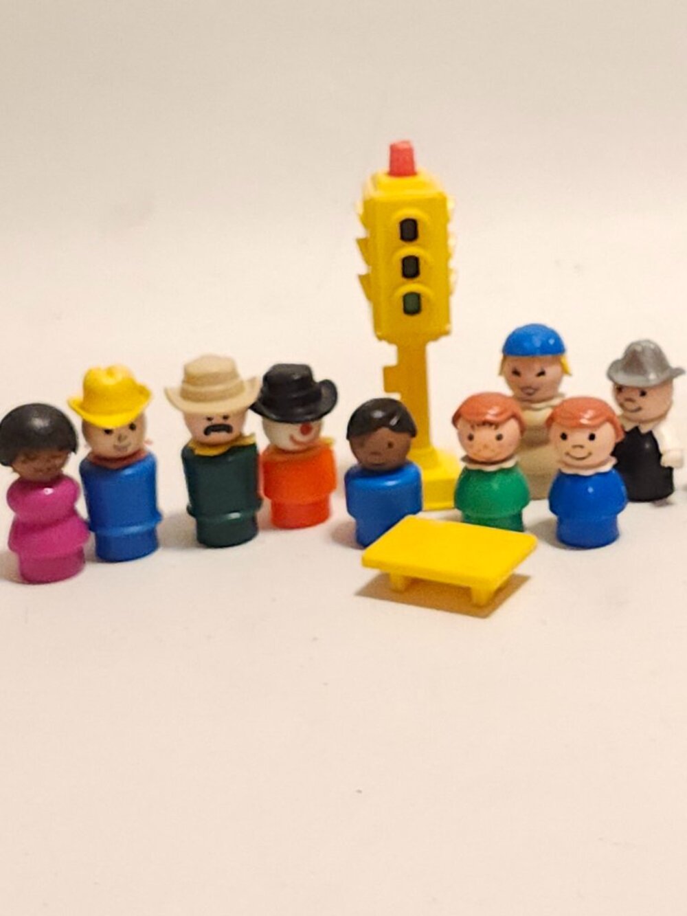 VINTAGE FISHER-PRICE Little People Lot of 11 Pieces 9 Little People Traffic Post
